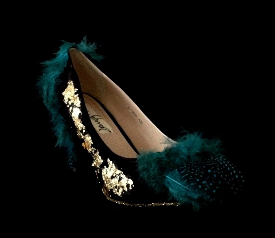 Criminal Aesthetic Fashion #18, 2013, plumes and gold leaf, size n40 / 9, unique piece