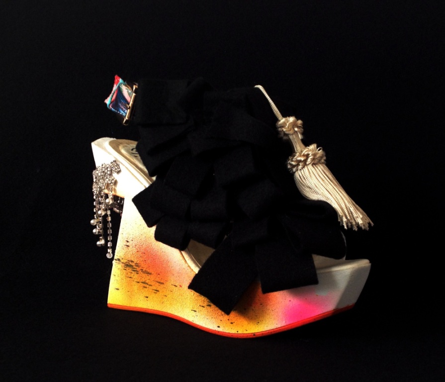 Criminal Aesthetic Fashion #23, 2013, felt, bijou and spray, size n38 / 7, unique piece