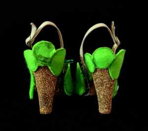 Daniel González Criminal Aesthetic Fashion #1_2013 paillettes, felt, glitter on leather sandal photo Elena Girelli 3