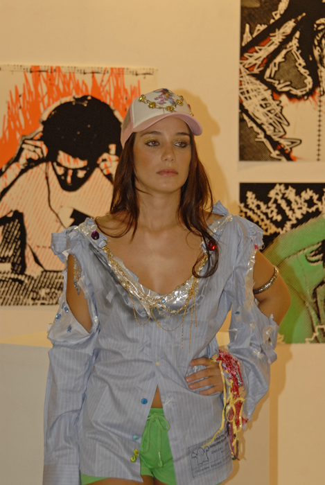 Strip Tradition Gringo Aguante Carajo, performance frame, Zona Maco, México City, 2006