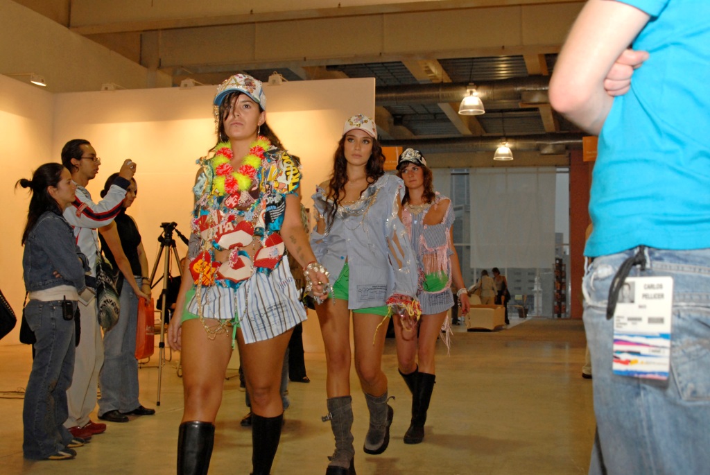 Strip Tradition Gringo Aguante Carajo, performance frame, Zona Maco, México City, 2006