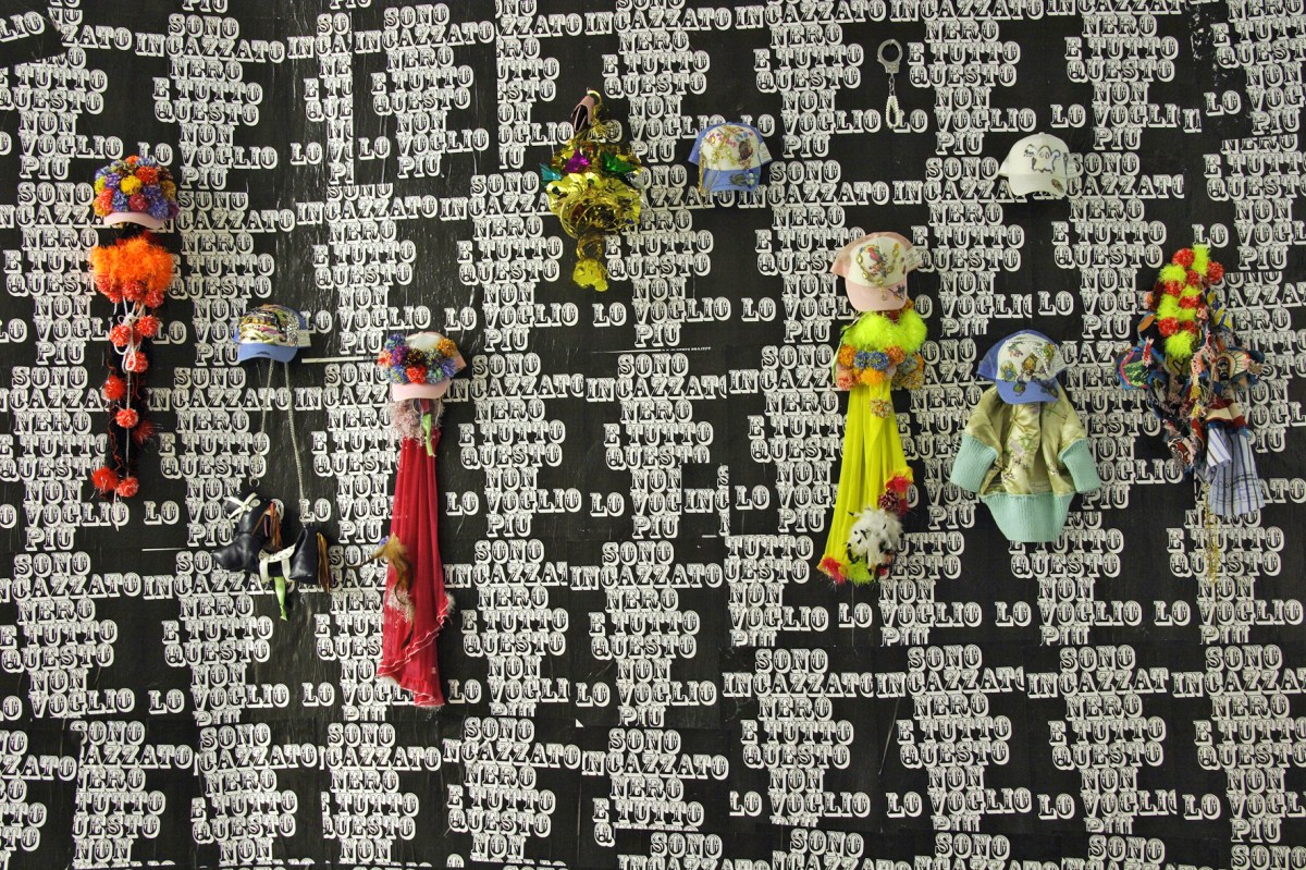 Sono incazzato nero e tutto questo non lo voglio più, installation view, Viafarini, Milan, 2006