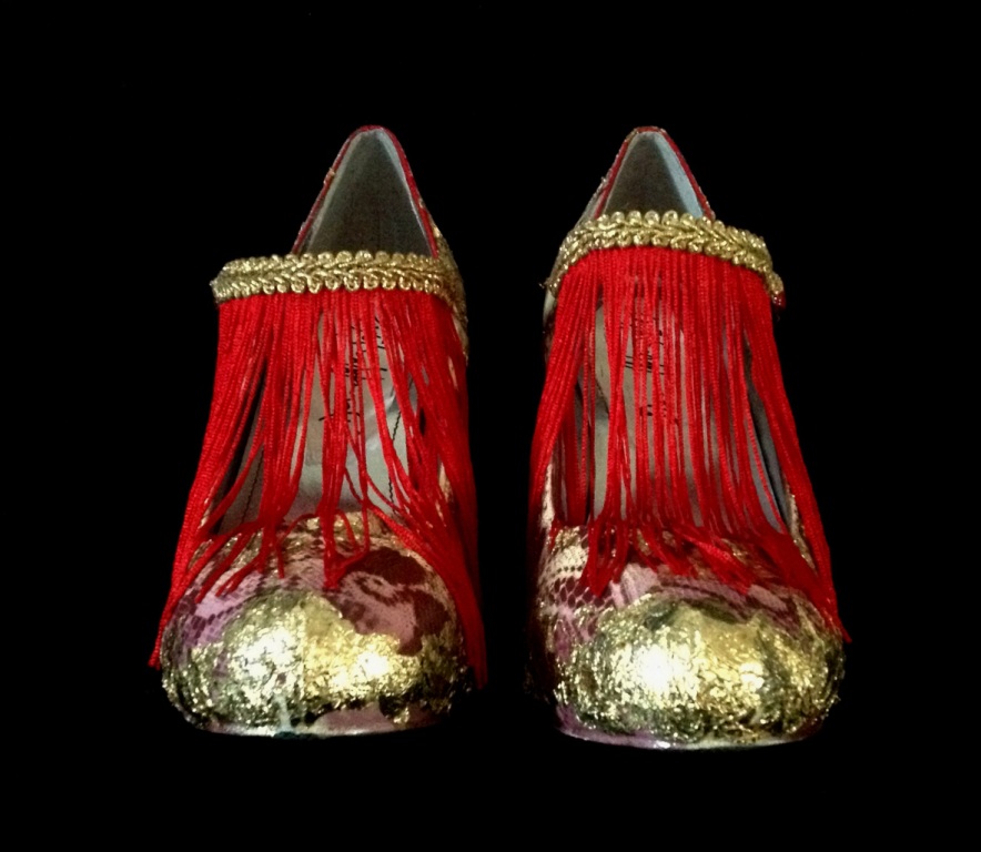 Bastardisation #2, 2014, spray paint, gold leaf, fringes and golden decoration on leather décolleté shoes, size n38, unique piece