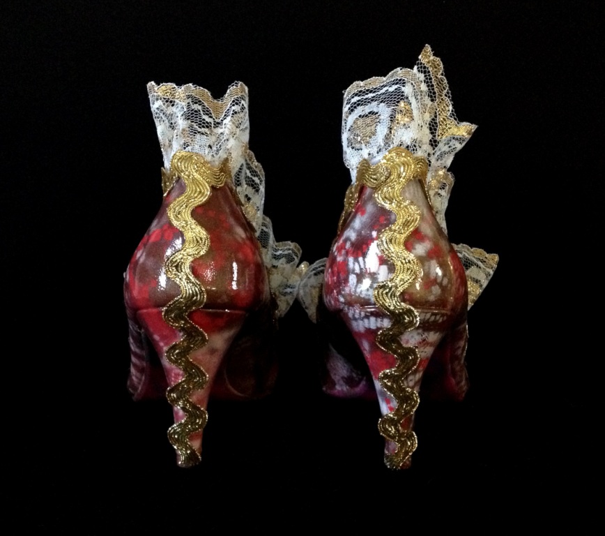 Bastardisation #12, 2014, golden decoration and spray paint on décolleté, size n39, unique piece