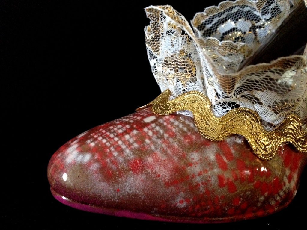 Bastardisation #12, 2014, golden decoration and spray paint on décolleté, size n39, unique piece