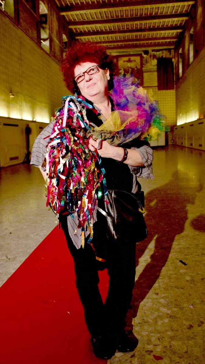 Daniel González D.G. Clothes Project, Wearable Sculpture-Portrait, live produced during "Portrait Fashion Factory" Performance