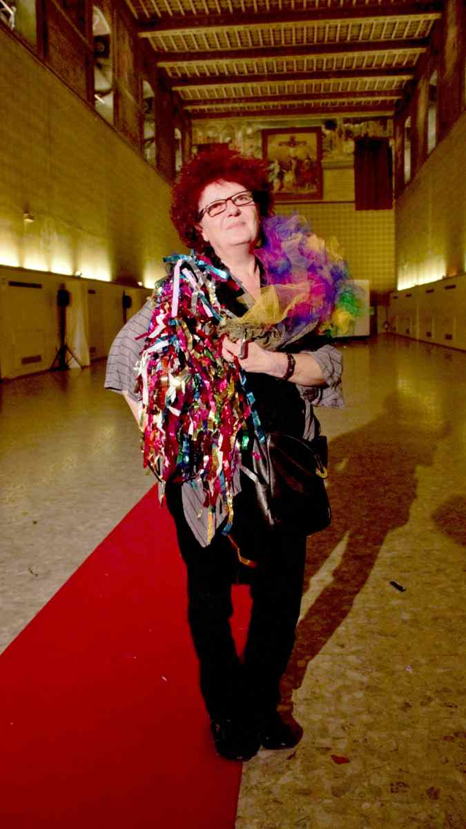 Daniel González D.G. Clothes Project, Wearable Sculpture-Portrait, live produced during "Portrait Fashion Factory" Performance