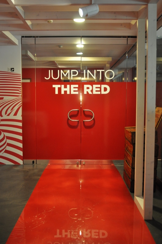 I colori del Rosso, gallery entrance view, Galleria Campari, Milan